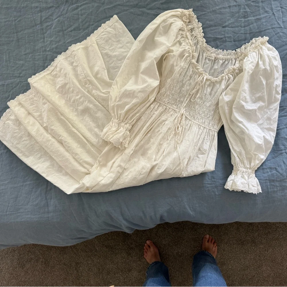 Doen Isolde dress in white sz S - FLAW see description - Picture 3 of 7